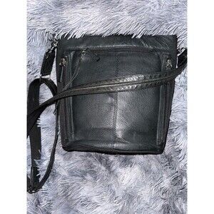 Gun tote'n Mamas conceal and carry leather crossbody 2nd amendment Rights Black